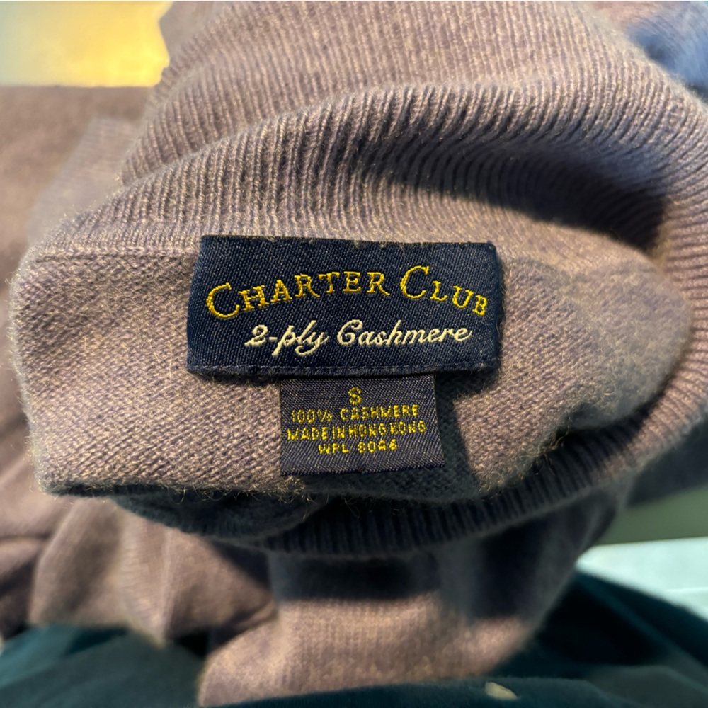 100% cashmere turtle neck sweater